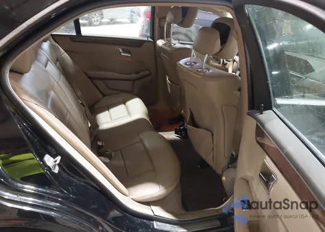 2010 Mercedes-Benz E 350 4Matic z USA, uszkodzony, nr VIN WDDHF8HB7AA254733